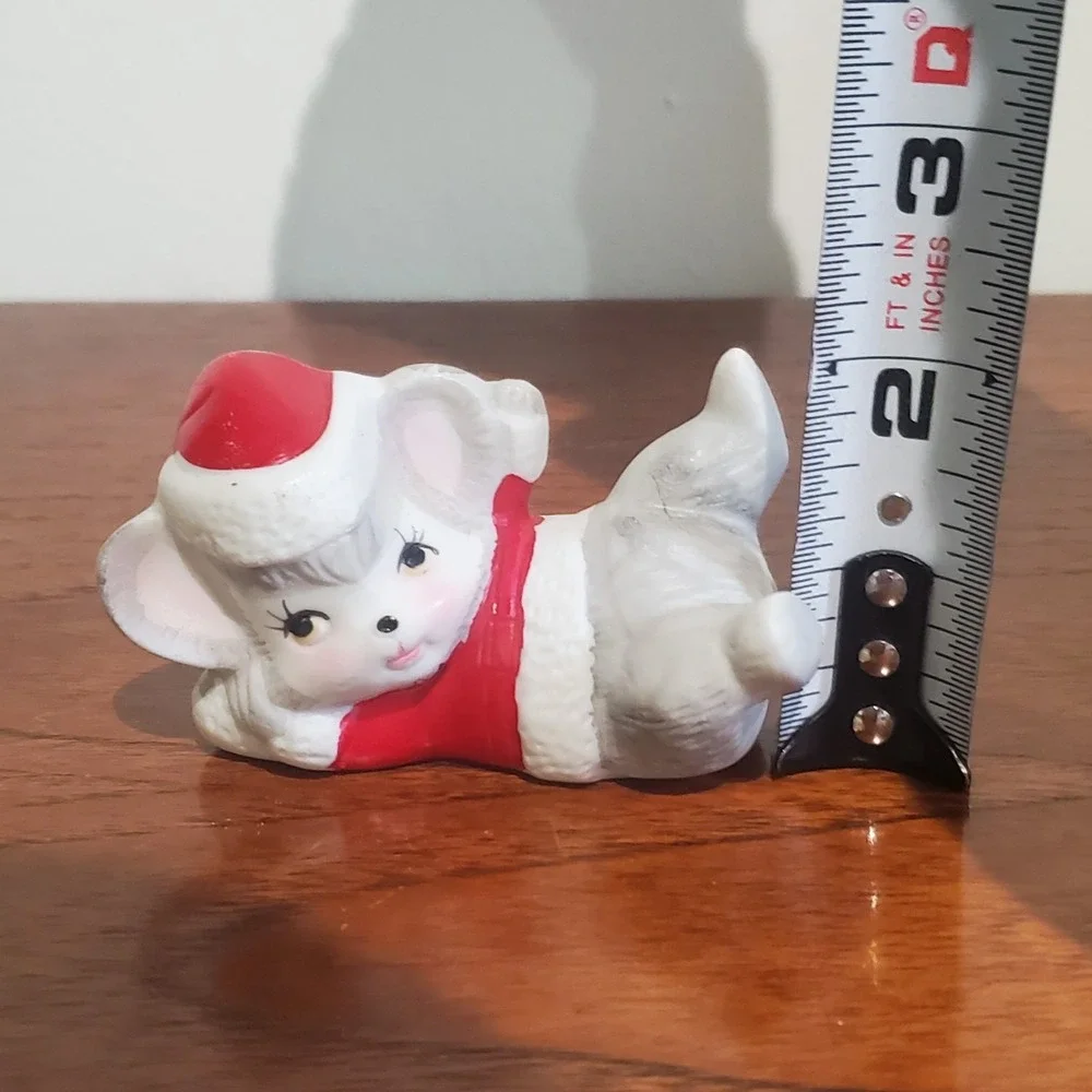 Vintage Tumbling Mouse Figurine Grey X-Mas Around The World‎ from NO. 54-235